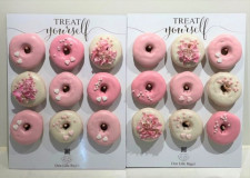 DÅBS væg med 18 donuts - rosa farver 